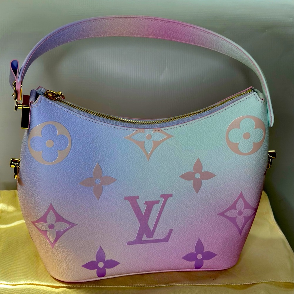 Louis Vuitton Marshmallow Hobo bag
